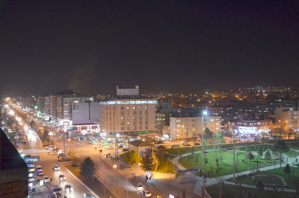 647 bin 205 kişi olduk