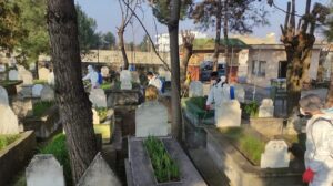 MEZARLIKLARDA HUMMALI ÇALIŞMA DEVAM EDİYOR