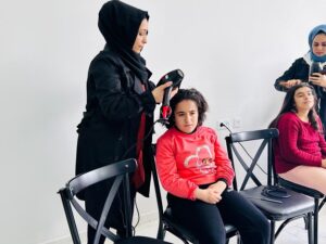 ÖZEL KIZLAR İSTEDİ, GÜZELLİKLERİNE GÜZELLİK GELDİ