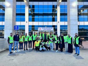 AK GENÇLİK’TEN İFTARA 5 KALA HİZMETİ