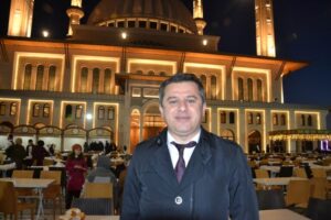 Külliyede 2 bin kişiye iftar yemeği