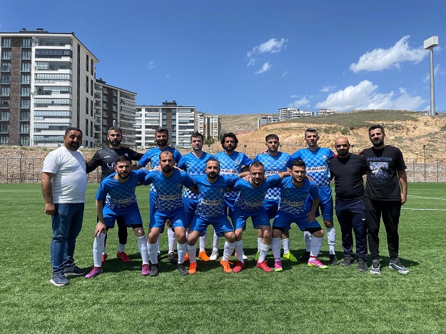 SÜPER LİG İÇİN İLK ENGELİ AŞTILAR; 7-1