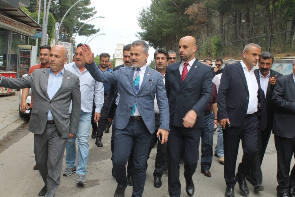 Eski Bakan Kılıç’tan Beşiri’ye çıkarma