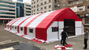 İndirim çadırı ‘Outlet’ açıldı