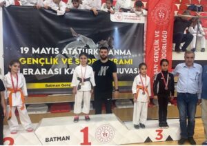 BATMAN’DA 312 SPORCUYLA KARATE ŞAMPİYONASI YAPILDI
