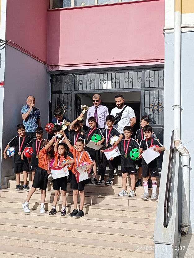 FATİH İLKOKULU MASA TENİSİNİN MERKEZİ OLDU