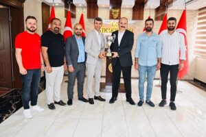 VALİ EKREM CANALP SÜPER TAKIMINI AĞIRLADI