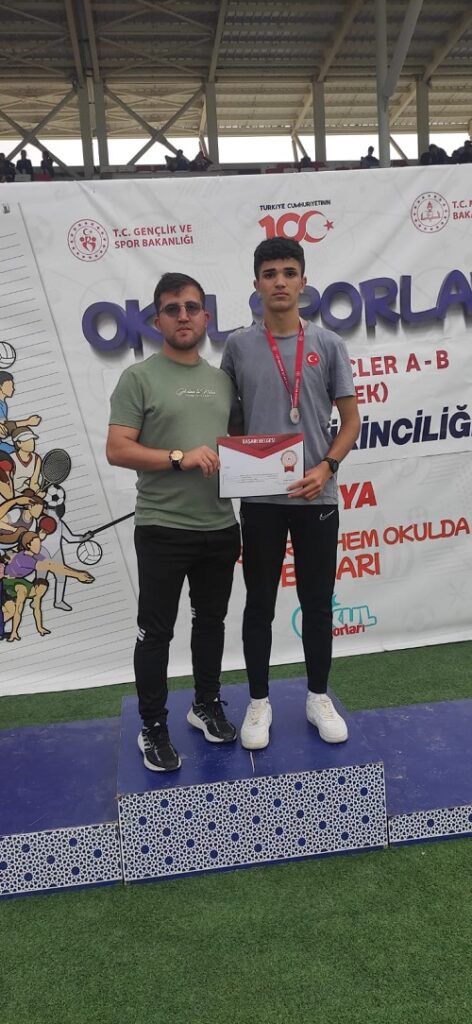 YÜRÜYÜŞ ATLETİZİMİNDE TÜRKİYE DERECESİ