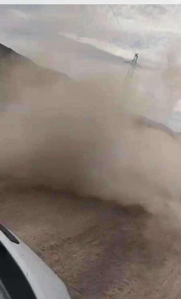 TOZLU YOL ÇİFTÇİYİ PERİŞAN ETTİ