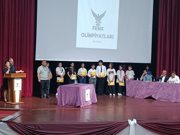 BURASI FENOMENLERİN SAHNESİ