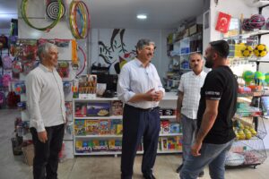 Esnafın sorunlarını dinledi