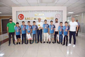 ORTAOKUL ÖĞRENCİLERİ TÜRKİYE RAGBİ ŞAMPİYONU OLDU