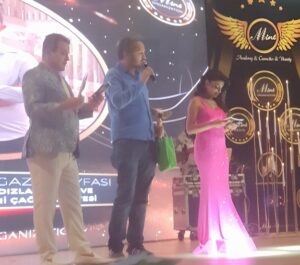 Sedat Sarıkaya “Yılın Başarılı Magazin Sayfası ” ödülünü aldı!