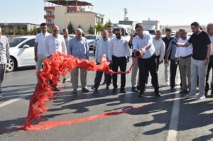 RAMANLI, ÖLÜM YOLUNU TRAFİĞE KAPATTI