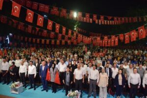 “DÜNYAYI KARIŞTIRANLARIN DÜNYASI KARIŞIYOR”