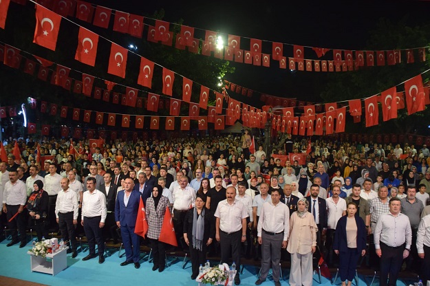 “DÜNYAYI KARIŞTIRANLARIN DÜNYASI KARIŞIYOR”
