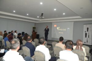 İmplantoloji seminerine yoğun ilgi