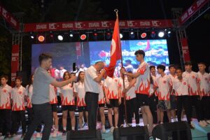 SPORCULAR, SANCAĞI VALİ CANALP’A TESLİM ETTİ