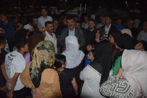 Vatandaşların taleplerini yerinde dinledi