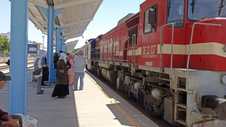 TREN ÜCRETLERİNE YİNE ZAM