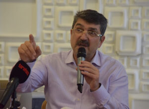 “YANGIN SÖNDÜRMEDE YETERSİZ KALIYOR”