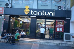 1990’DAN BERİ DEĞİŞMEYEN TANTUNİ LEZZETİ