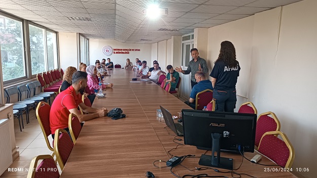 AFAD’TAN GENÇLİK SPOR PERSONELLERİNE EĞİTİM