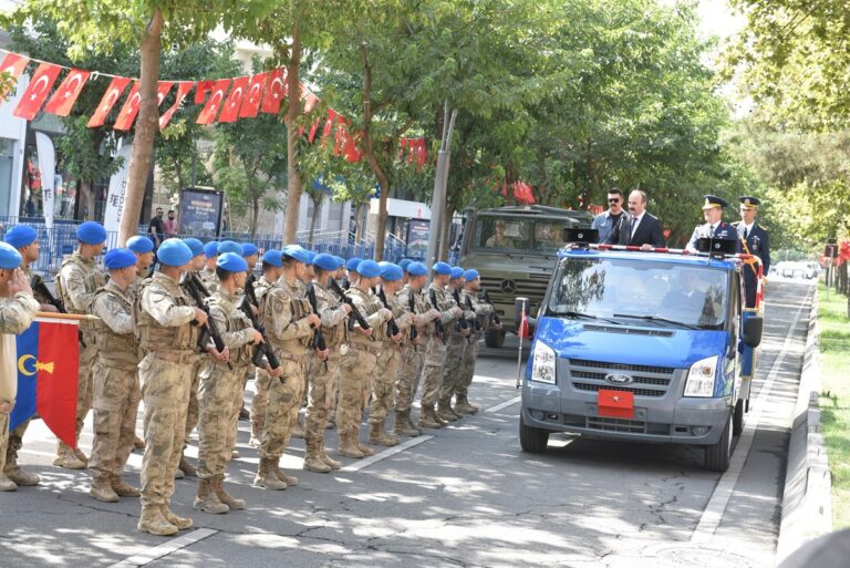 BÜYÜK ZAFER KUTLANIYOR