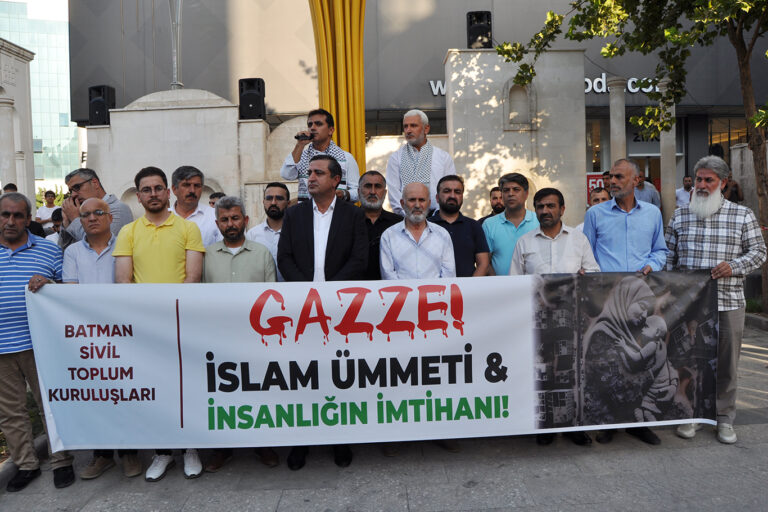 İşgalcileri protesto ettiler