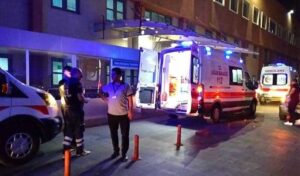 Oyun oynarken damdan düştü