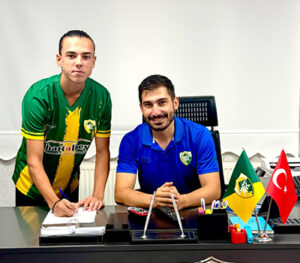 Profesyonel imzayı Adıyamanspor’a attı