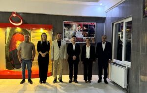 ÖZDEMİR YURTLARDA ÖĞRENCİLERİ DİNLEDİ