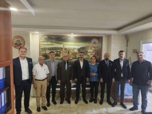BAŞKAN ÇETİN, EMEKLİLER DERNEĞİ’Nİ ZİYARET ETTİ