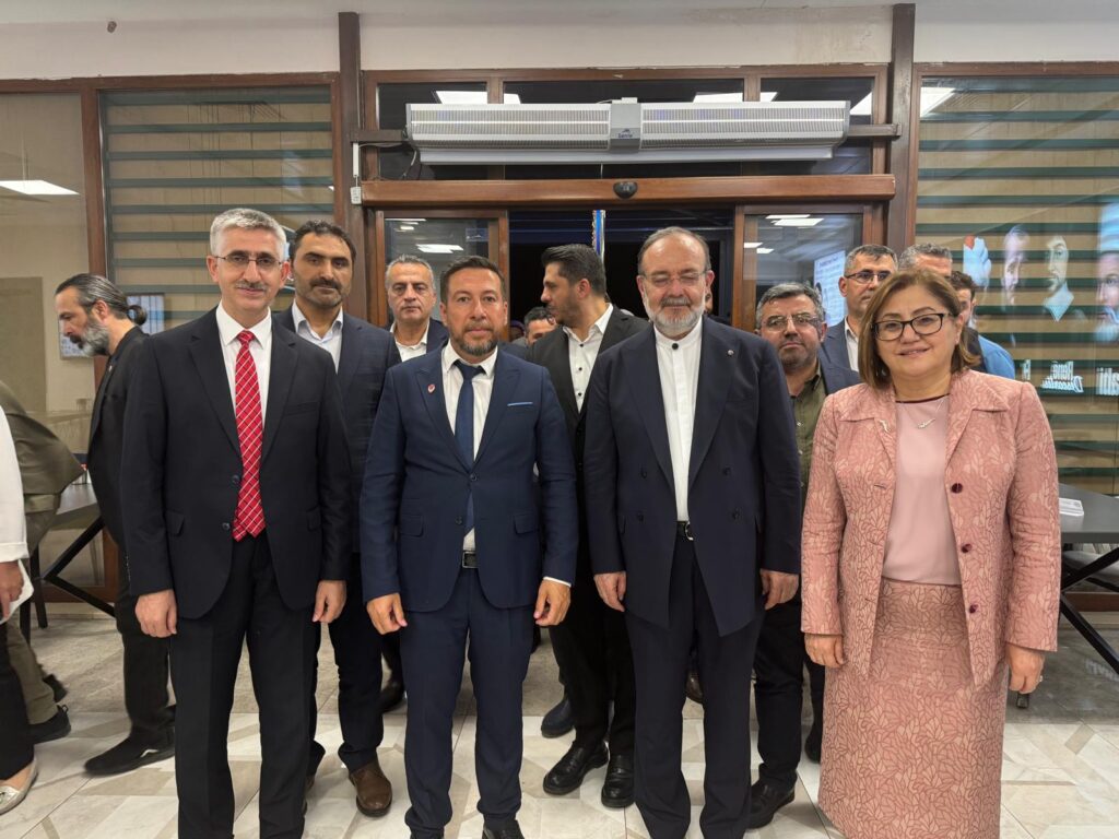 SPOR PROJE MÜDÜRÜ YILIN ÖĞRETMENİ SEÇİLDİ