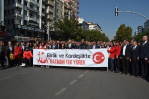 “Silahları toprağa gömün”