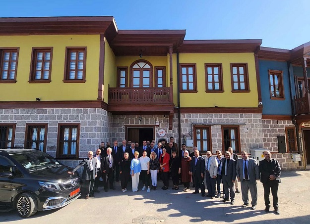 YENİ YÜZYIL PARTİSİ’NDE TOPLU KATILIM VE ATAMA TÖRENİ GERÇEKLEŞTİRİLDİ