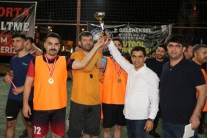 SAĞLIKSEN FUTBOL TURNUVASINDA ŞAMPİYON KOZLUK FC TAKIMI OLDU