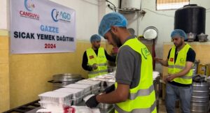 Gazze’de 1 milyon 460 bin sıcak yemek dağıttılar
