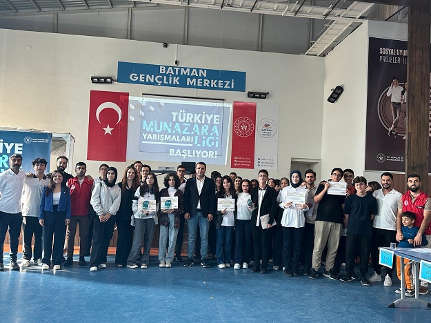 TÜRKİYE MÜNAZARA LİGİ FİNALİSTLERİ BELLİ OLDU