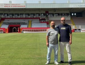 RIDVAN AKGÜN 7 MESCİDİN HALISINI YENİLEDİ