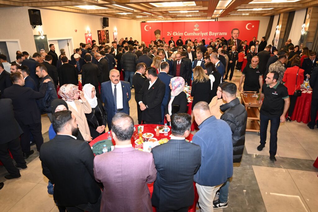 Cumhuriyet Bayramı Kutlamaları Kabul Töreni ile Son Buldu