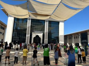 Batman İHH kış öncesi 500 yetim çocuğu giydirdi