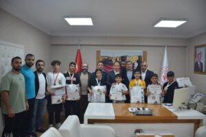 JUDO FEDERASYONU BAŞKANI SEZER HUYSUZ GENÇLİKTEYDİ