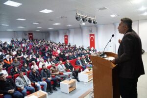DEMİR YURT DIŞINDA BURSLU EĞİTİM OLANAKLARINI ANLATTI