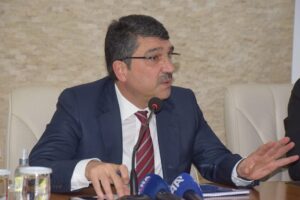 “SANAYİ YATIRIMLARIMIZI HIZLANDIRMAK VE BÜYÜTMEK ZORUNDAYIZ”