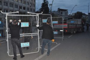 BARİYERLER KALDIRILMAYA BAŞLANDI