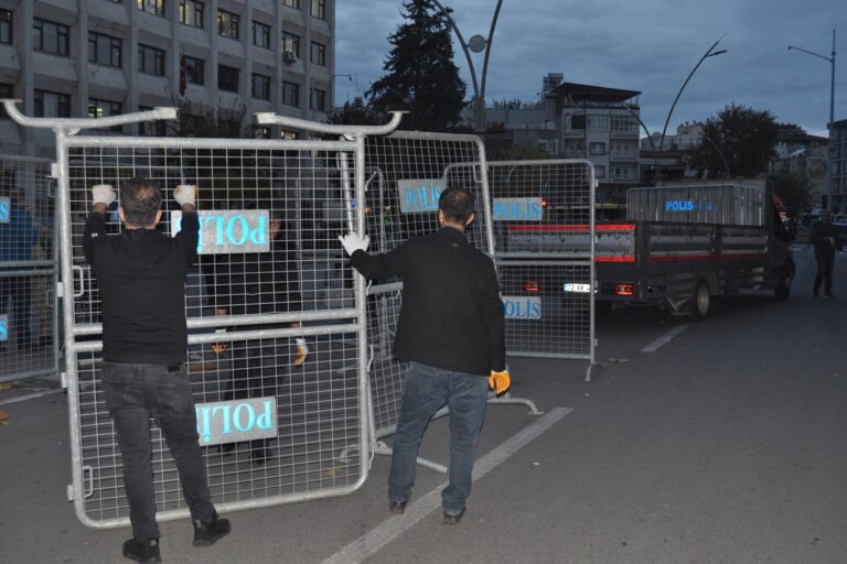 BARİYERLER KALDIRILMAYA BAŞLANDI