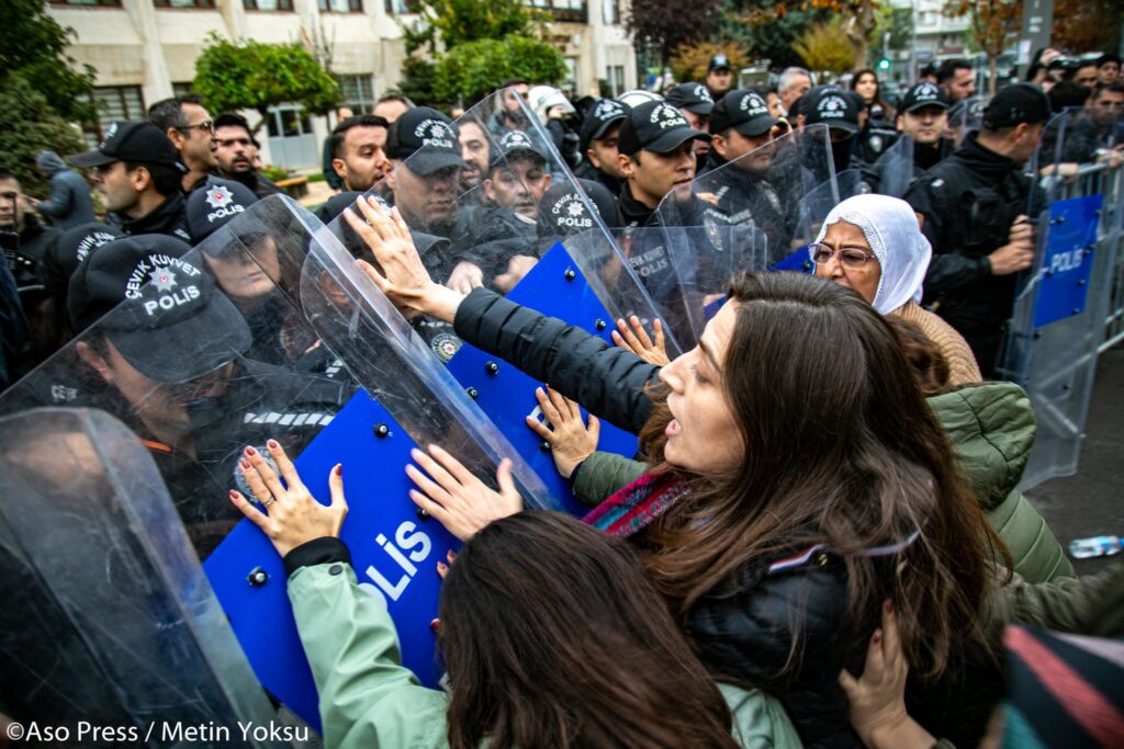 DEM PARTİ’NİN DESTEĞİYLE MUHTAR OLANLAR ALANLARDA YOK….