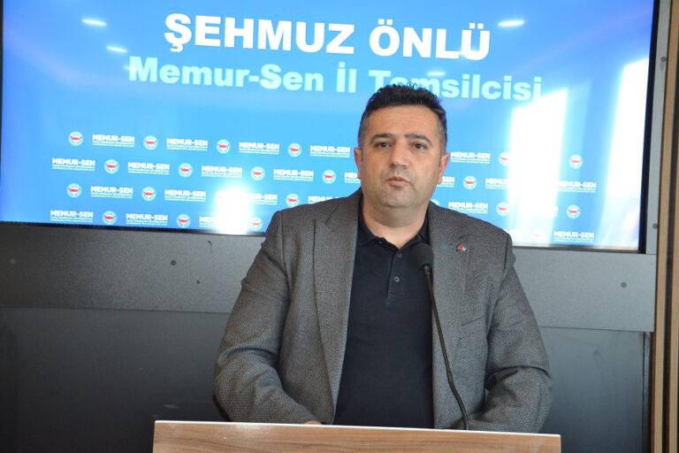 “Eğitimsiz millet, öğretmensiz eğitim olmaz”