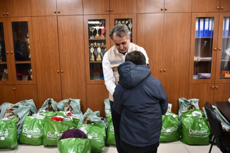 MÜSİAD’dan 900 öğrenciye giyim yardımı